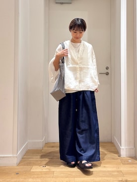 「URBAN RESEARCH DOORS（アーバンリサーチドアーズ）のリネンフレアスリーブブラウス（シャツ/ブラウス、ホワイト系）」を使った、yokoo さん（レディース・156cm）の春コーディネート