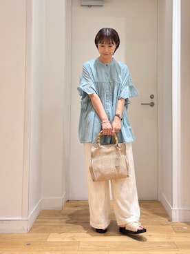 「URBAN RESEARCH DOORS（アーバンリサーチドアーズ）の『WEB/一部店舗限定カラー』コットンボイルピンタックフレアスリーブブラウス（シャツ/ブラウス、ブルー系）」を使った、yokoo さん（レディース・156cm）の夏コーディネート