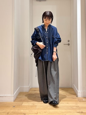 「EKAL（エカル）のタックカーブラインパンツ（その他パンツ）」を使った、yokoo さん（レディース・156cm）の秋コーディネート