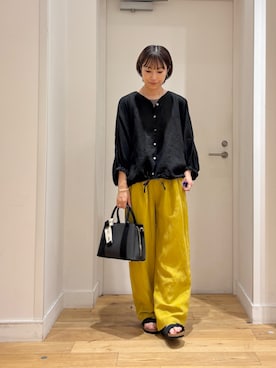 「URBAN RESEARCH DOORS（アーバンリサーチドアーズ）のリネンドロストドルマンブラウス（シャツ/ブラウス、ブラック系）」を使った、yokoo さん（レディース・156cm）の夏コーディネート