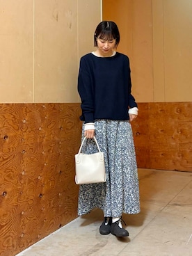 「フラワープリント」｜「アイテム（ニット/セーター）」を使った、imari さん（レディース・156cm）の春コーディネート