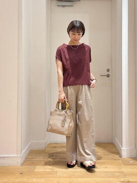 「URBAN RESEARCH DOORS（アーバンリサーチドアーズ）の『UR TECH』サマシェアバックタックコクーンプルオーバー（Tシャツ/カットソー、レッド系）」を使った、yokoo さん（レディース・156cm）の夏コーディネート