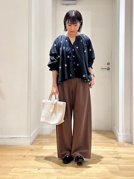 「URBAN RESEARCH DOORS（アーバンリサーチドアーズ）のラメ刺繍ブラウス（シャツ/ブラウス）」を使った、yokoo さん（レディース・156cm）の夏コーディネート