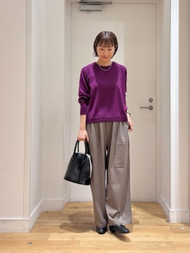 「URBAN RESEARCH DOORS（アーバンリサーチドアーズ）のウォッシャブルウールクルーネックプルオーバー（ニット/セーター、パープル系）」を使った、yokoo さん（レディース・156cm）の秋コーディネート