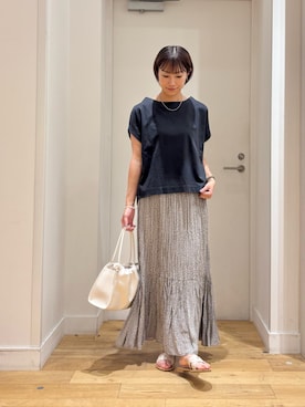 「URBAN RESEARCH DOORS（アーバンリサーチドアーズ）のフラワードットプリーツスカート（スカート、グレー系）」を使った、yokoo さん（レディース・156cm）の夏コーディネート