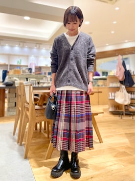 「URBAN RESEARCH DOORS（アーバンリサーチドアーズ）のラウンドボストンミニバッグ（ショルダーバッグ）」を使った、yokoo さん（レディース・156cm）の秋コーディネート