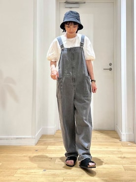 「アイテム（サロペット/オーバーオール、グレー系）」を使った、yokoo さん（レディース・156cm）の夏コーディネート