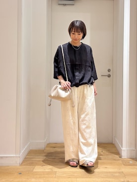 「かぐれ（カグレ）のリネンハーフスリーブシャツ（シャツ/ブラウス、ブラック系）」を使った、yokoo さん（レディース・156cm）の夏コーディネート