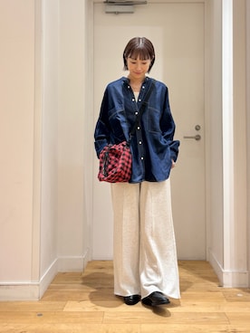 「RODE SKO（ロデスコ）のアイテム（ローファー）」を使った、yokoo さん（レディース・156cm）の秋コーディネート