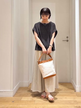 「URBAN RESEARCH DOORS（アーバンリサーチドアーズ）のリネンライクニットプルオーバー（ニット/セーター）」を使った、yokoo さん（レディース・156cm）の夏コーディネート
