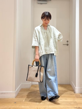 「かぐれ（カグレ）のリネンスキッパーシャツ（シャツ/ブラウス、グリーン系）」を使った、yokoo さん（レディース・156cm）の春コーディネート