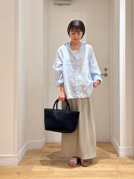 「URBAN RESEARCH DOORS（アーバンリサーチドアーズ）のラミー混ルーズシャツ（シャツ/ブラウス、ブルー系）」を使った、yokoo さん（レディース・156cm）の夏コーディネート