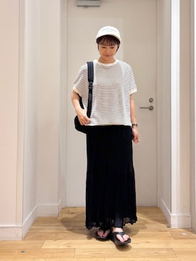 「URBAN RESEARCH DOORS（アーバンリサーチドアーズ）のクリンクルティアードスカート（スカート、ブラック系）」を使った、yokoo さん（レディース・156cm）の夏コーディネート