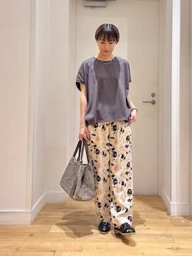 「URBAN RESEARCH DOORS（アーバンリサーチドアーズ）の『UR TECH』汗染み防止ドルマンTシャツ（Tシャツ/カットソー、グレー系）」を使った、yokoo さん（レディース・156cm）の春コーディネート