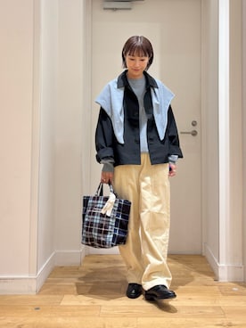 「URBAN RESEARCH DOORS（アーバンリサーチドアーズ）のFORK&SPOON　PROVORONE スカーフセットニット（ニット/セーター、ブルー系）」を使った、yokoo さん（レディース・156cm）の秋コーディネート