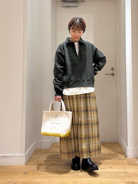 「アイテム（スカート）」を使った、yokoo さん（レディース・156cm）の秋コーディネート
