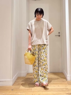 「フラワープリント」｜「アイテム（ショルダーバッグ）」を使った、imari さん（レディース・156cm）の夏コーディネート