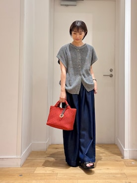「URBAN RESEARCH DOORS（アーバンリサーチドアーズ）の『洗濯可/UVカット』『UR TECH』Aircare2WAYニットベスト（ベスト、グレー系）」を使った、yokoo さん（レディース・156cm）の夏コーディネート