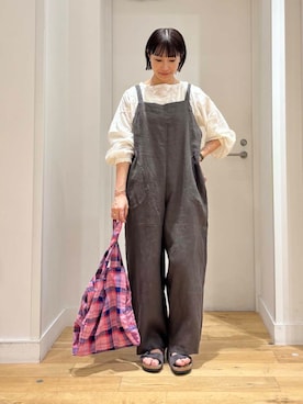 「かぐれ（カグレ）のアイテム（サロペット/オーバーオール）」を使った、yokoo さん（レディース・156cm）の夏コーディネート