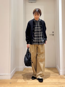 「アイテム（チノパンツ）」を使った、yokoo さん（レディース・156cm）の秋コーディネート
