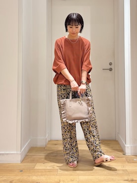 「URBAN RESEARCH DOORS（アーバンリサーチドアーズ）の『接触冷感/吸水速乾/イージーケア』フラワープリントドライタッチリラックスパンツ（その他パンツ）」を使った、imari さん（レディース・156cm・30代）の夏コーディネート