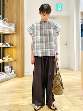 「RODE SKO（ロデスコ）のMARIA タッセルペーパーショルダー（ショルダーバッグ）」を使った、yokoo さん（レディース・156cm）の夏コーディネート