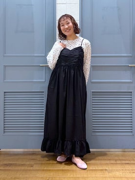 「LOWRYS FARM（ローリーズファーム）のシャーリングキリカエキャミワンピース 1047012（ワンピース、ブラック系）」を使った、ももさん（レディース・157cm）の夏コーディネート