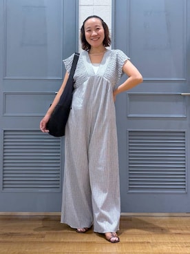 「LOWRYS FARM（ローリーズファーム）のマルチポケットショルダーＢＡＧ 1000269（ショルダーバッグ、ブラック系）」を使った、ももさん（レディース・157cm）の夏コーディネート