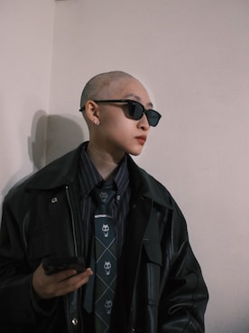 「アイテム（ネクタイ）」を使った、Angelinaさん（レディース・157cm）の冬コーディネート