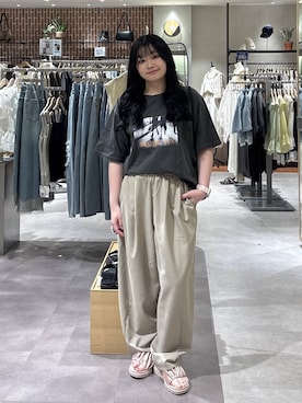 「LOWRYS FARM（ローリーズファーム）のイージーワイドコクーンパンツ 327286（その他パンツ、ゴールド系）」を使った、るーちゃんさん（レディース）の夏コーディネート