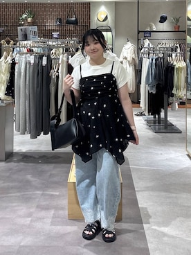 「LOWRYS FARM（ローリーズファーム）のレースデニム　601055（デニムパンツ、ブルー系）」を使った、るーちゃんさん（レディース）の夏コーディネート