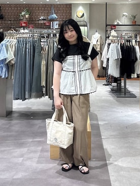 「LOWRYS FARM（ローリーズファーム）のＬＦＢＡＳＩＣＴＯＴＥ　323726（ショルダーバッグ、ホワイト系）」を使った、るーちゃんさん（レディース）の夏コーディネート