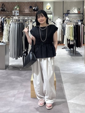 「LOWRYS FARM（ローリーズファーム）のイージーワイドコクーンパンツ 327286（その他パンツ、ホワイト系）」を使った、るーちゃんさん（レディース）の夏コーディネート