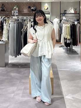「LOWRYS FARM（ローリーズファーム）のドッキングペプラムノースリーブ　1032148（Tシャツ/カットソー、ホワイト系）」を使った、るーちゃんさん（レディース）の夏コーディネート
