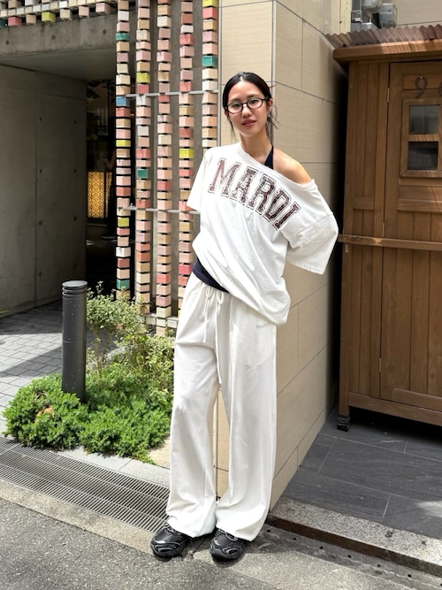 Mardi Mercrediのスウェットパンツを使った人気ファッション