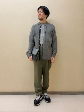 「アイテム（クラッチバッグ、グレー系）」を使った、及川さん（メンズ・170cm）の春コーディネート