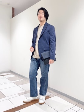 「アイテム（クラッチバッグ、ブルー系）」を使った、及川さん（メンズ・170cm）の冬コーディネート
