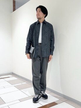 「アイテム（クラッチバッグ、グレー系）」を使った、及川さん（メンズ・170cm）の夏コーディネート