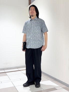 「TAKEO KIKUCHI（タケオキクチ）のレザー2WAYクラッチバッグ（クラッチバッグ、ブラック系）」を使った、及川さん（メンズ・170cm）の春コーディネート