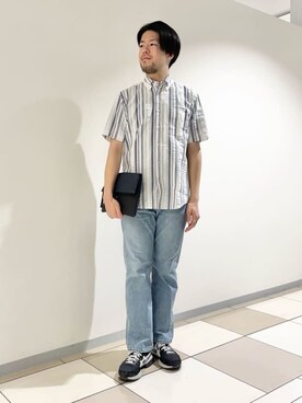 「アイテム（クラッチバッグ、ブルー系）」を使った、及川さん（メンズ・170cm）の春コーディネート