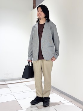 Tシャツ カットソー ブラウン系 を使った オフィスカジュアル のメンズ人気ファッションコーディネート