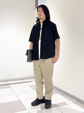 「アイテム（ビジネスシャツ、ブラック系）」を使った、及川さん（メンズ・170cm）の夏コーディネート