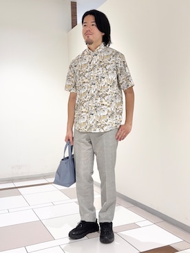 「TAKEO KIKUCHI（タケオキクチ）の【日本製】DotAir（R）リゾートプリント半袖シャツ（シャツ/ブラウス、イエロー系）」を使った、及川さん（メンズ・170cm）の夏コーディネート