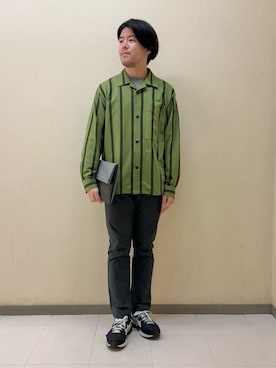 「アイテム（クラッチバッグ、グレー系）」を使った、及川さん（メンズ・170cm）の秋コーディネート