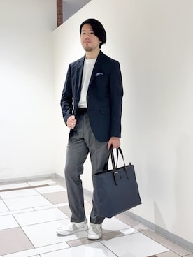 「アイテム（ポケットチーフ）」を使った、及川さん（メンズ・170cm）の春コーディネート