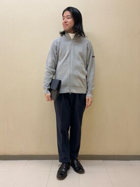 「アイテム（クラッチバッグ、ブルー系）」を使った、及川さん（メンズ・170cm）の冬コーディネート