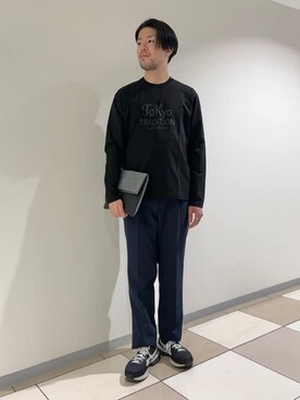 「アイテム（クラッチバッグ、グレー系）」を使った、及川さん（メンズ・170cm）の春コーディネート