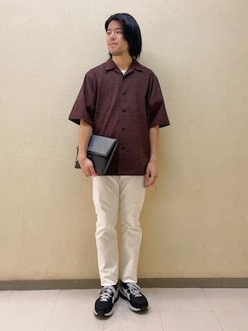 「アイテム（クラッチバッグ、グレー系）」を使った、及川さん（メンズ・170cm）の夏コーディネート