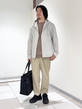「TAKEO KIKUCHI（タケオキクチ）の【接触冷感】アイスクリアコットン Tシャツ（Tシャツ/カットソー、ブラウン系）」を使った、及川さん（メンズ・170cm）の春コーディネート