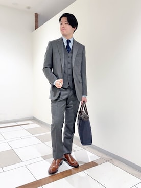 「アイテム（スーツベスト、グレー系）」を使った、及川さん（メンズ・170cm）の冬コーディネート